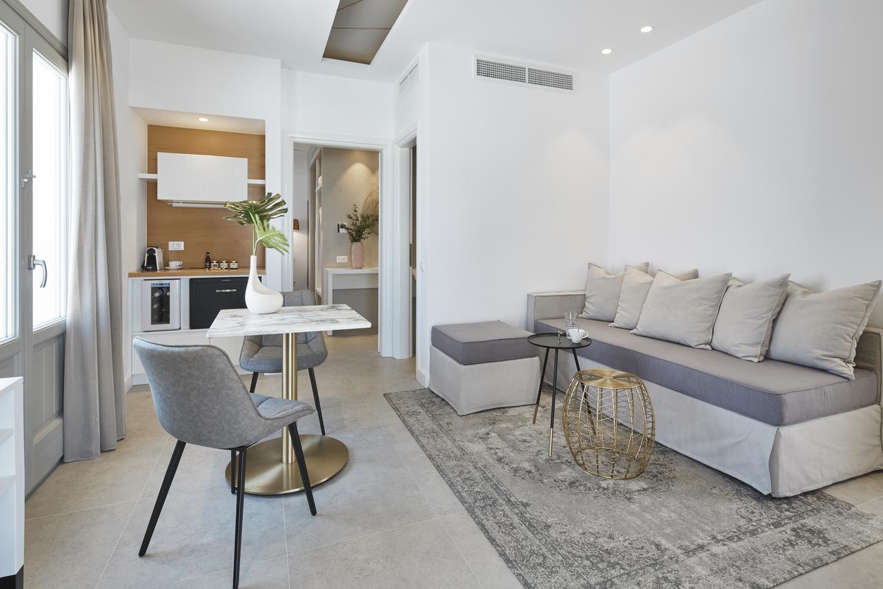 Altera Pars Suites メッサリア エクステリア 写真