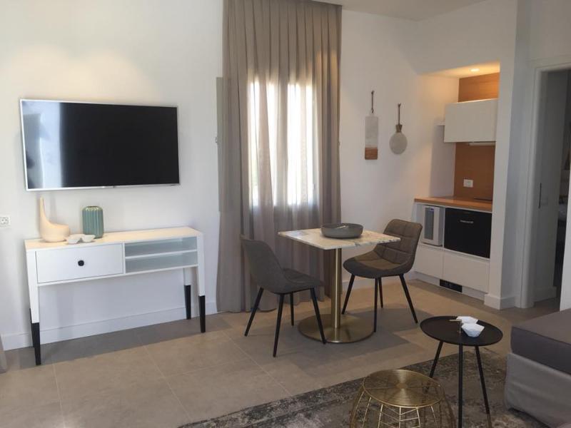 Altera Pars Suites メッサリア エクステリア 写真